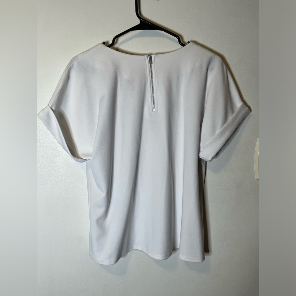 White Melloday short sleeve top size medium - Picture 4 of 4
